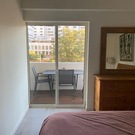 Modern Ideally Located アパート ポルティマン