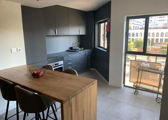 アパート Modern Ideally Located *