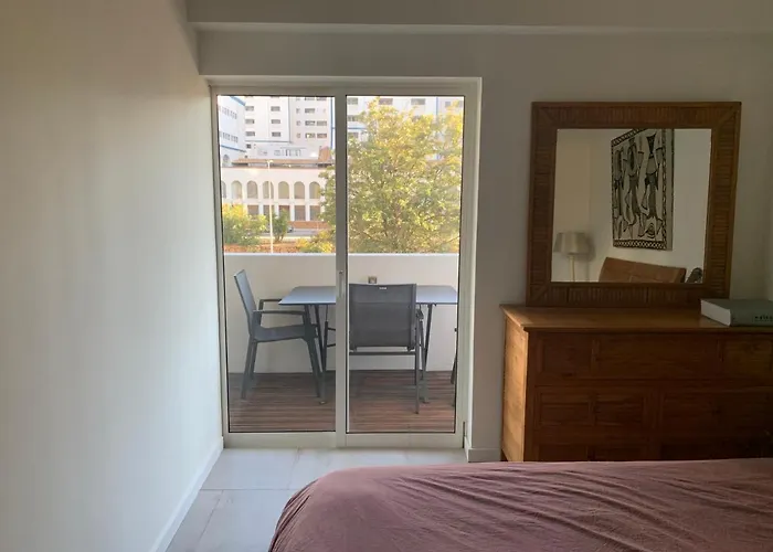 Modern Ideally Located アパート ポルティマン